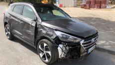 Hyundai (E) HYUNDAI TUCSON TECNOSKAY 1.7CRDI 141CV 141CV - Accidentado 1/63